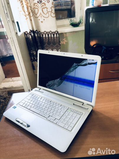 Toshiba L775 17,3 Geforce gt525M