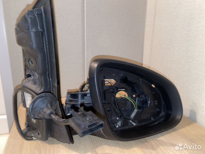 Корпус зеркала правый 1335288