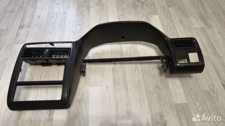 Рамка щитка приборов Carina 212