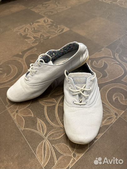 Спортивная летняя обувь