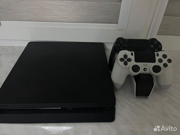 Sony playstation 4 slim