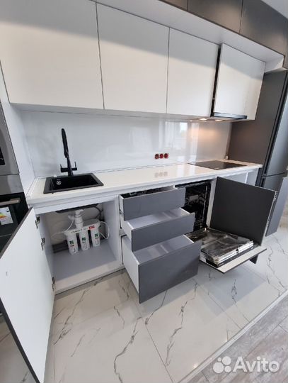 Кухонный гарнитур для маленькой кухни