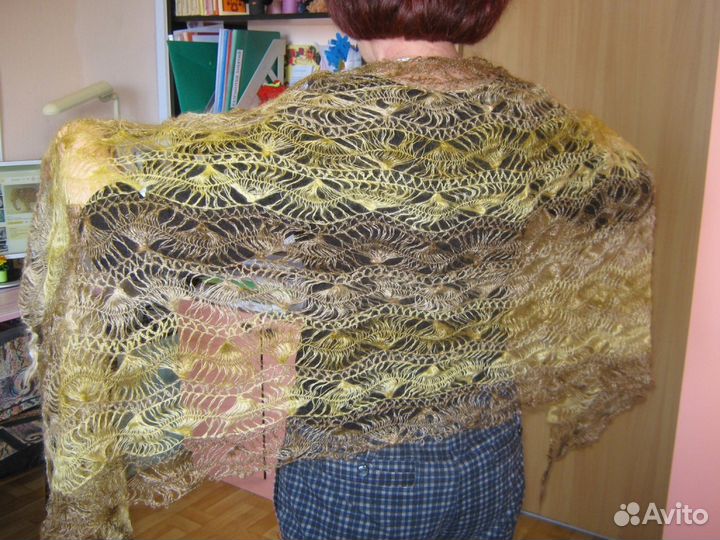 Роскошный тонкий палантин