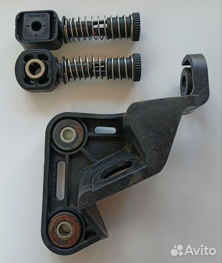 Кронштейн крепления тросов кулисы Golf Passat A3