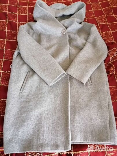 Пальто женское 52 размер и две куртки