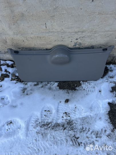 Обшивка двери багажника ниссан марч к-12