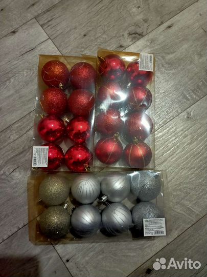 Новогодние шары на елку