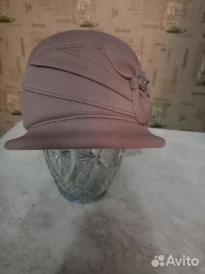 Разные шляпы и кепи