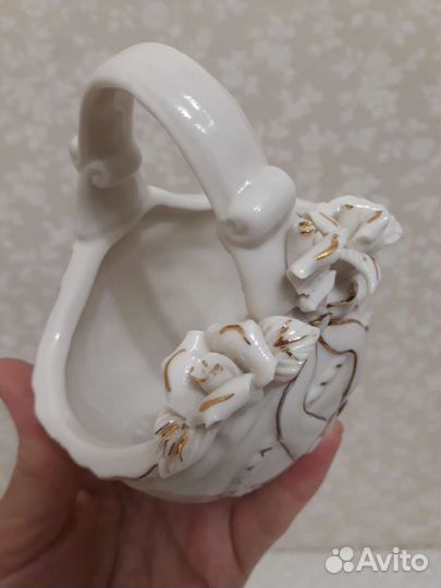Корзиночка фарфоровая