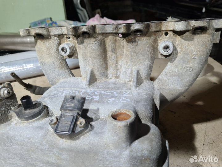 Коллектор впускной Kia Sportage 2 G4GC 2009