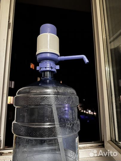 Бутылка для воды с помпой