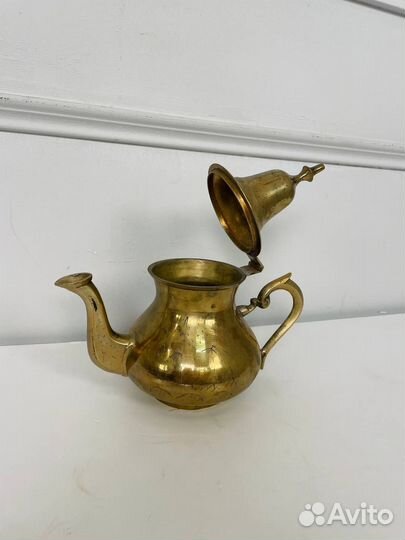 Антикварный латунный чайник