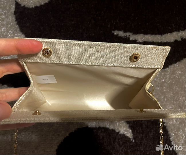 Маленький клатч lbvyr с золотой фурнитурой
