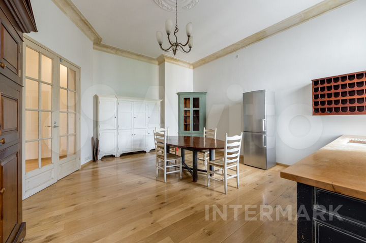 5-к. квартира, 225 м², 4/6 эт.