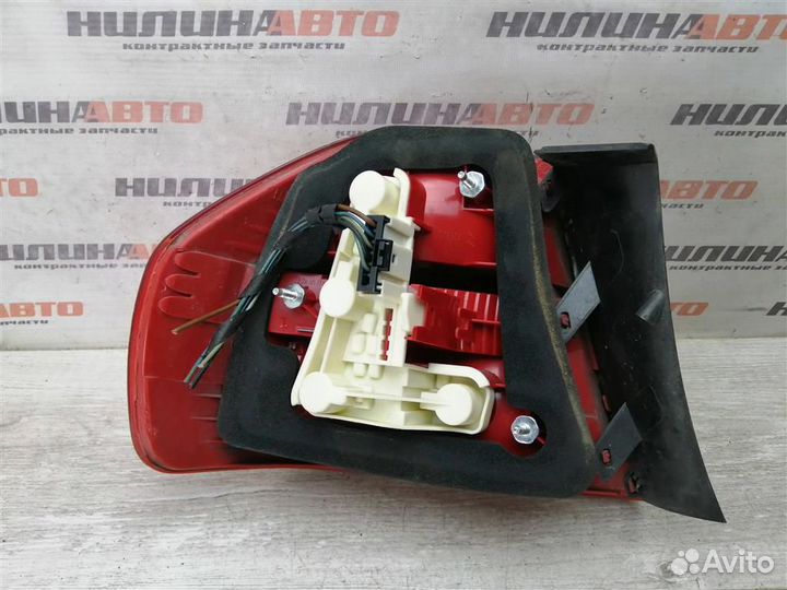 Фонарь правый бмв Е90