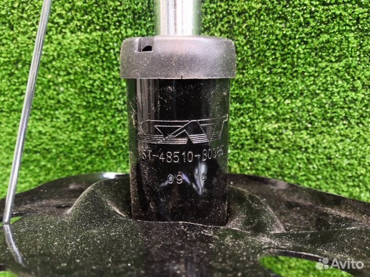 Амортизатор передний правый Toyota Corolla