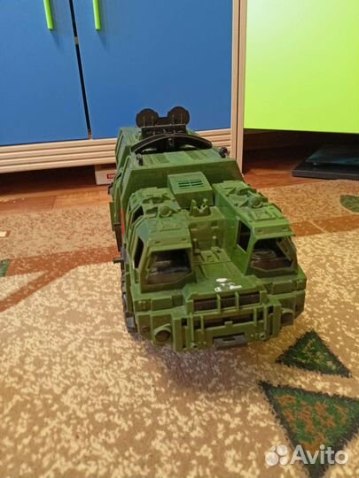 Военный тягач 