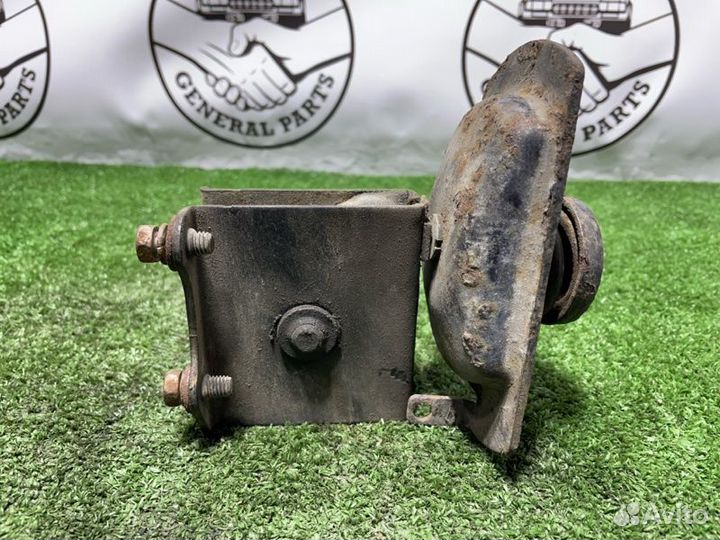 Крепление запасного колеса Toyota Hilux Surf