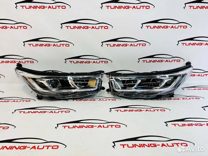 Фары Toyota Highlander (XU 50 ) F0135