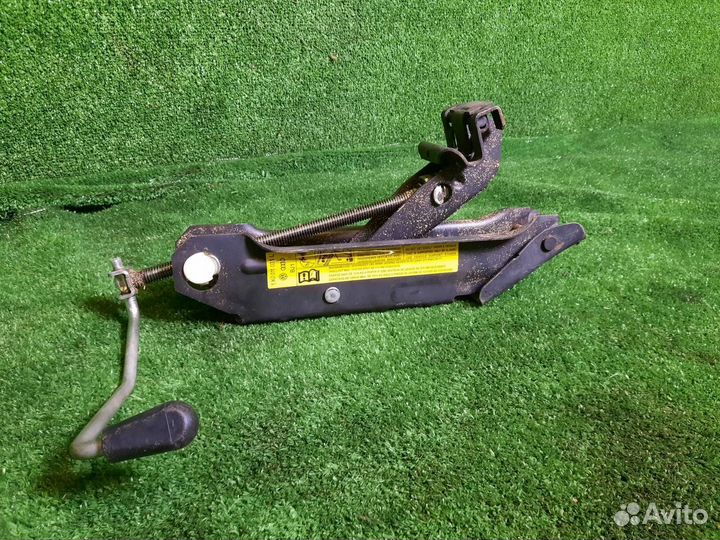 Домкрат Volkswagen Golf 5 BVY (2.0) 2005