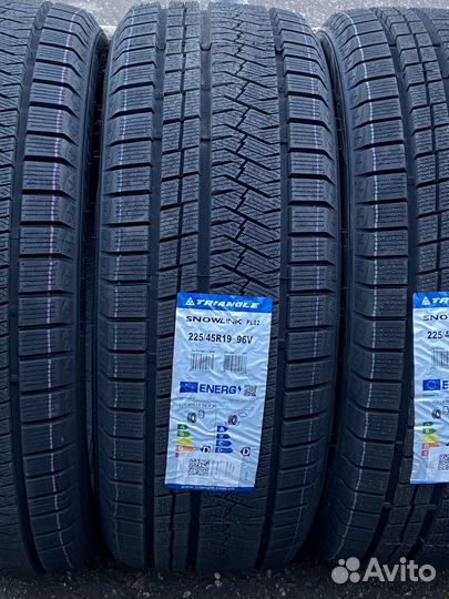 Triangle PL02 225/45 R19 и 255/40 R19 96V