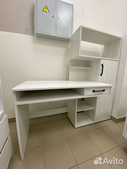 Стол письменный с пеналом прима