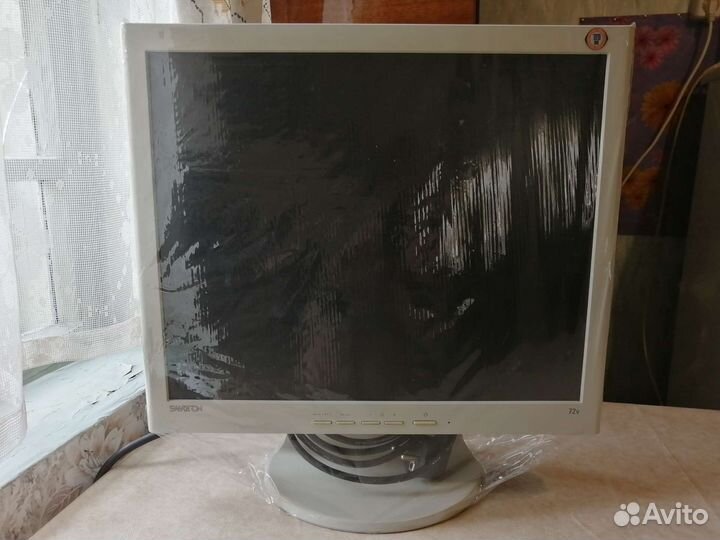 Монитор Samsung Samtron 72V 17