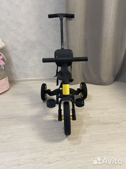 Трехколесный велосипед с родительской ручкой
