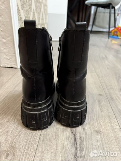 Зимние ботинки с молнией