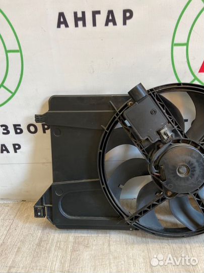 Вентилятор охлаждения двигателя Ford Focus CB4
