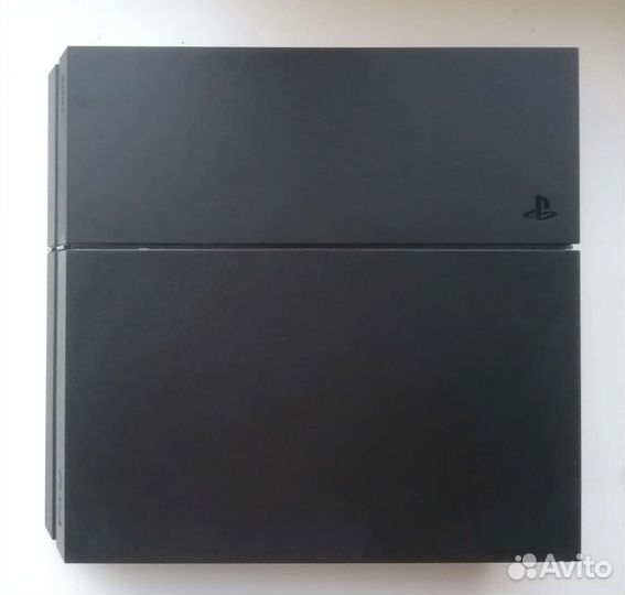 Sony PS4, 650+ игр, 2 геймпада