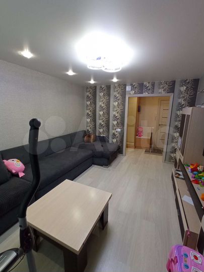 2-к. квартира, 49 м², 1/9 эт.