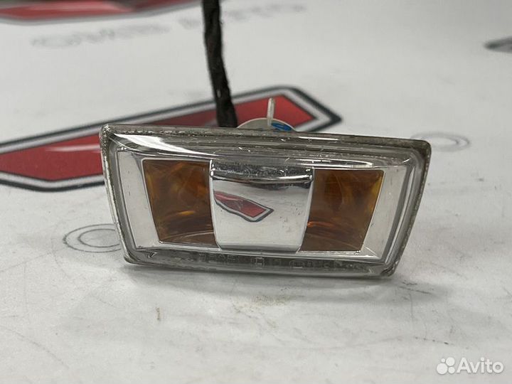 Повторитель в крыло Опель Астра Н