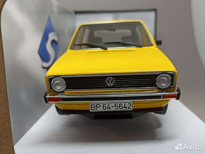Volkswagen Golf 1:18 Solido