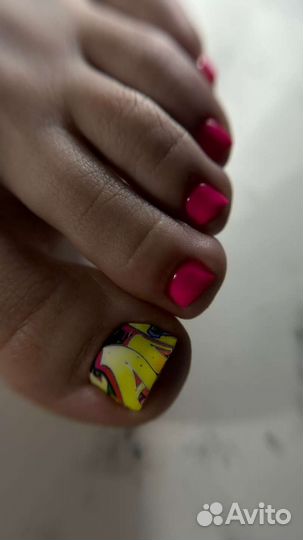 Маникюр и педикюр