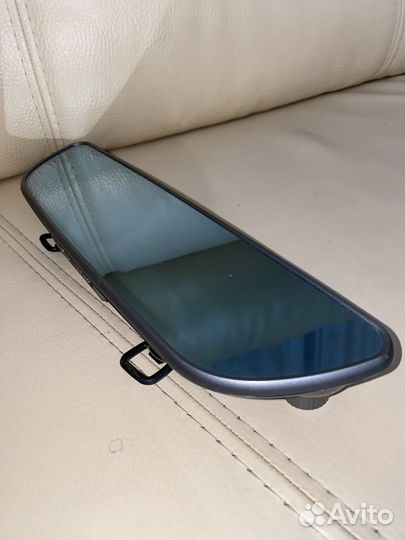 Зеркало заднего вида с монитором