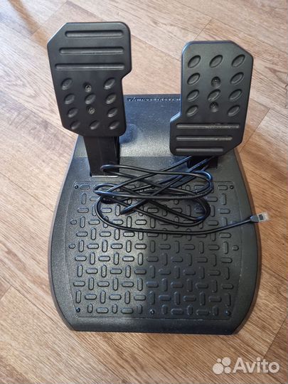 Thrustmaster tmx (игровой руль)