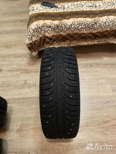 Bridgestone Ice Cruiser 7000S 205/55 R16 91T