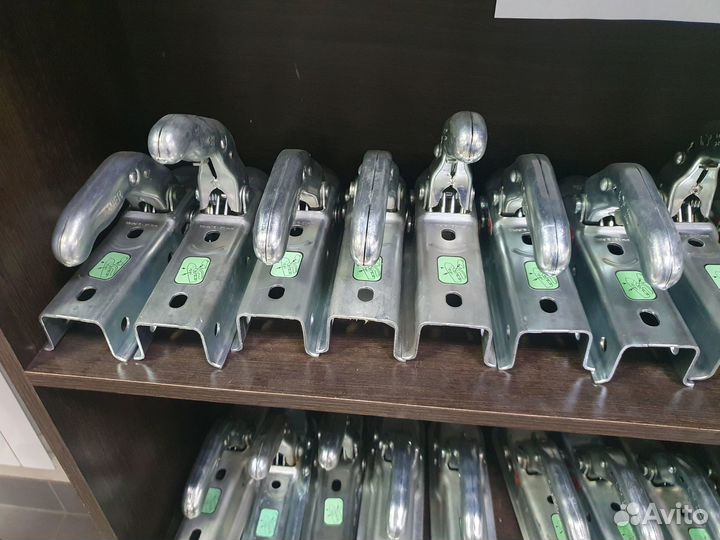 Сцепное устройство для легкового прицепа