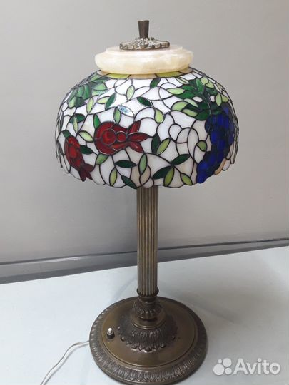 Светильники, плафоны из цветного стекла