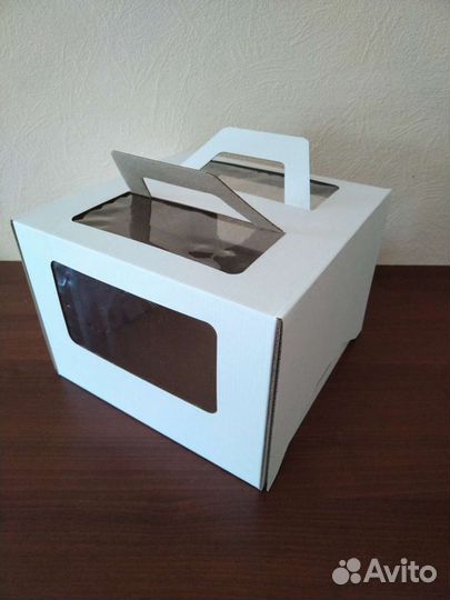 Коробка для торта с ручками