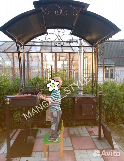 Мангал с крышей