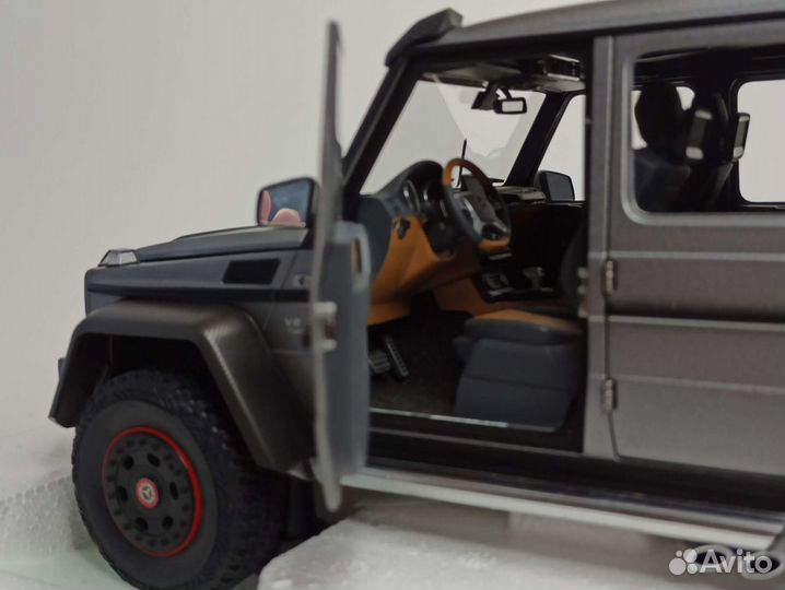 Mercedes G63 6x6 Platinum Magno Autoart 1:18
