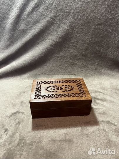 Шкатулка для украшений деревянная резная