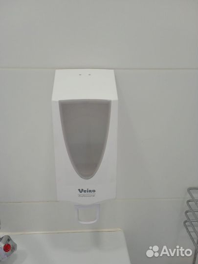 Диспенсеры, дозаторы и ведро