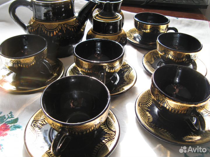Сервиз чайно-кофейный из фарфора