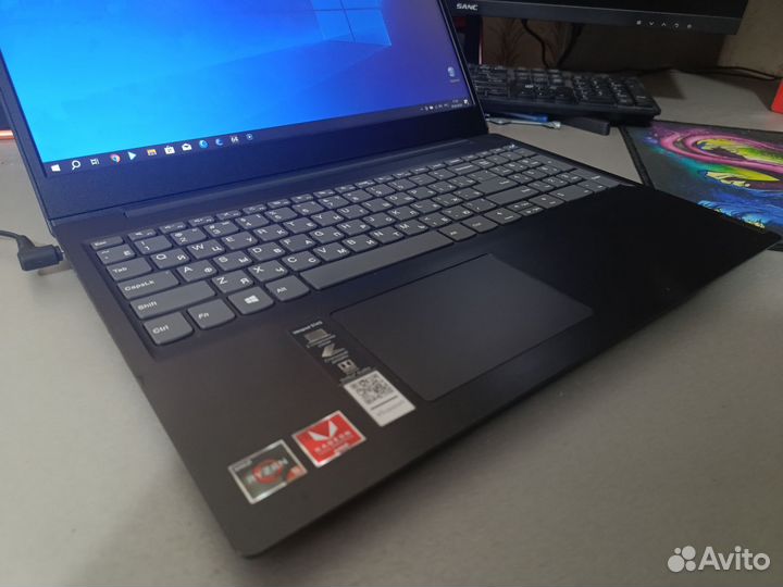 Lenovo:15.6 Fhd, Ryzen 5, RX Vega, 12Ddr4, ssd+hdd