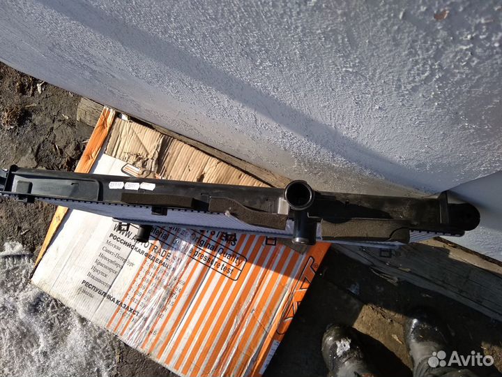 Радиатор охлаждения двигателя Hyundai Santa FE