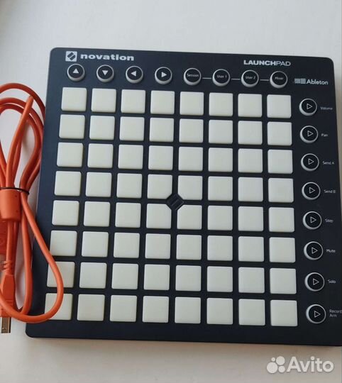 Midi - контроллер Novation Launchpad Mk2
