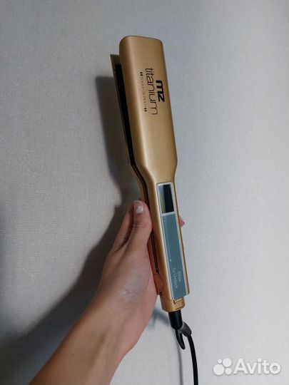 Выпрямитель для волос. Профессиональный. Плойка